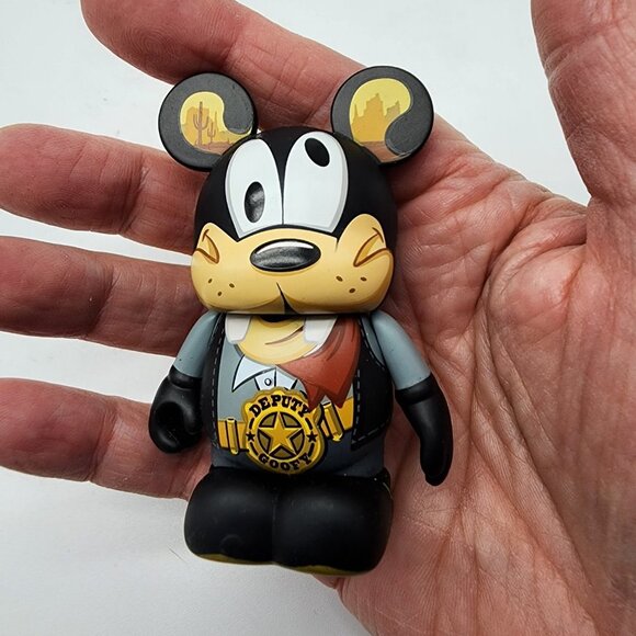 Disney Vinylmation Western Series Goofy Artist Enrique Pita 3" - Picture 5 of 5